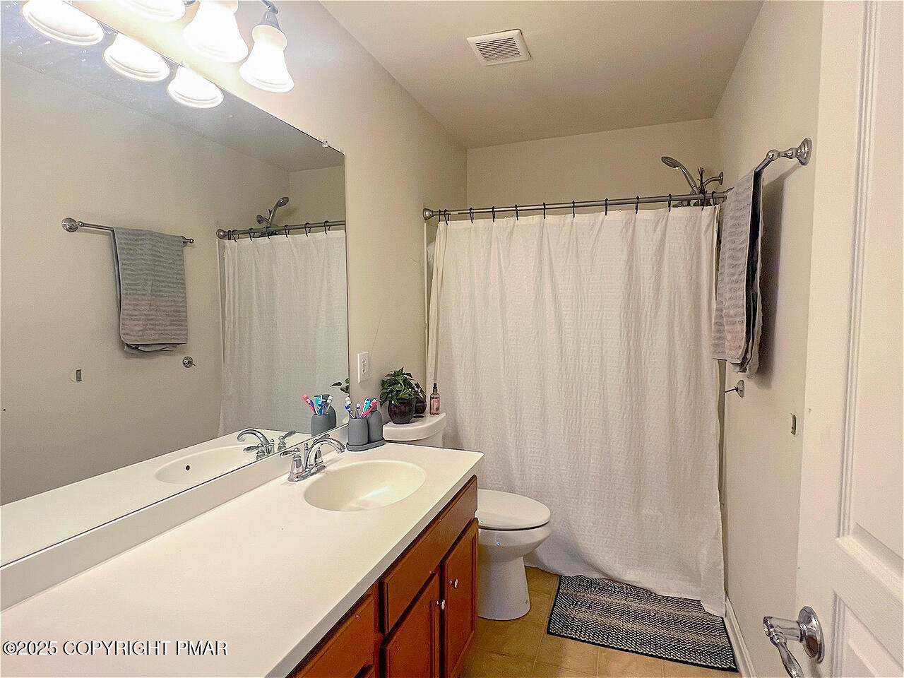 1649 Thorndale Road, Unit LOT 70 Breinigsville, PA 18031 - Photo 15 of 19 Thorndale Full Bathroom