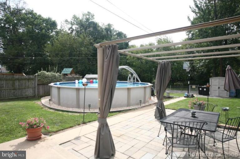 5714 Van Dyke Road Baltimore, MD 21206 - Photo 2 of 16 Swimming Pool