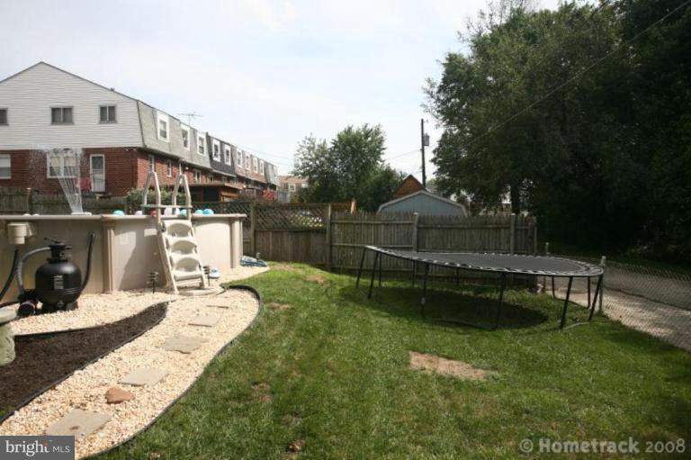 5714 Van Dyke Road Baltimore, MD 21206 - Photo 3 of 16 Back yard