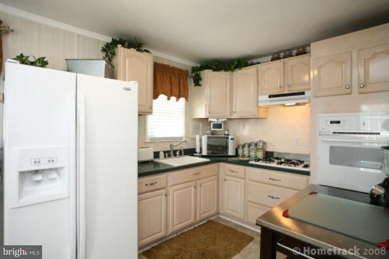 5714 Van Dyke Road Baltimore, MD 21206 - Photo 9 of 16 Kitchen