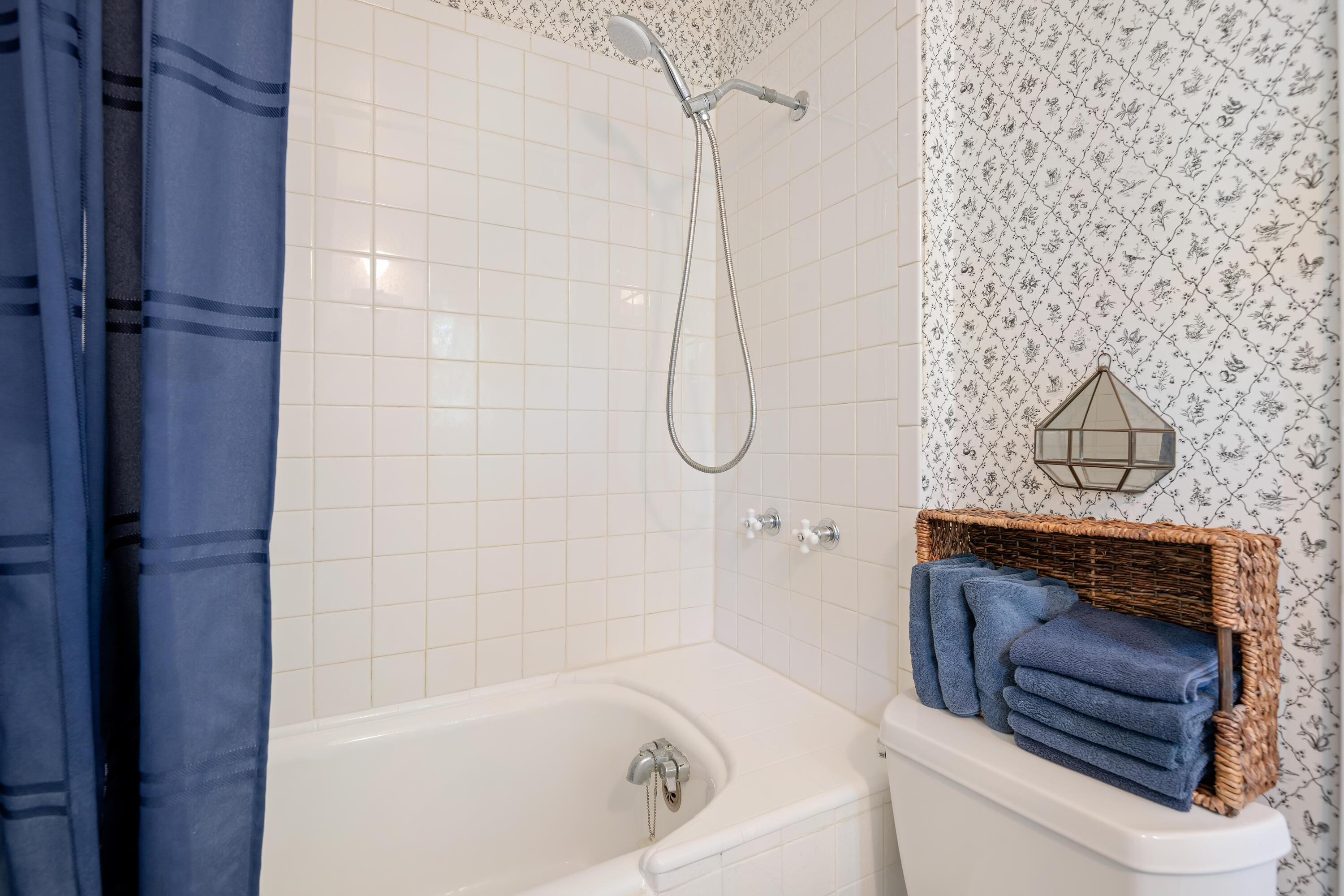 512 East Islay Street Santa Barbara, CA 93101 - Photo 16 of 25 a bathroom with a bathtub and a shower