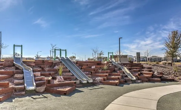 $2,000 | 716 North Water Street, Henderson, NV 89015