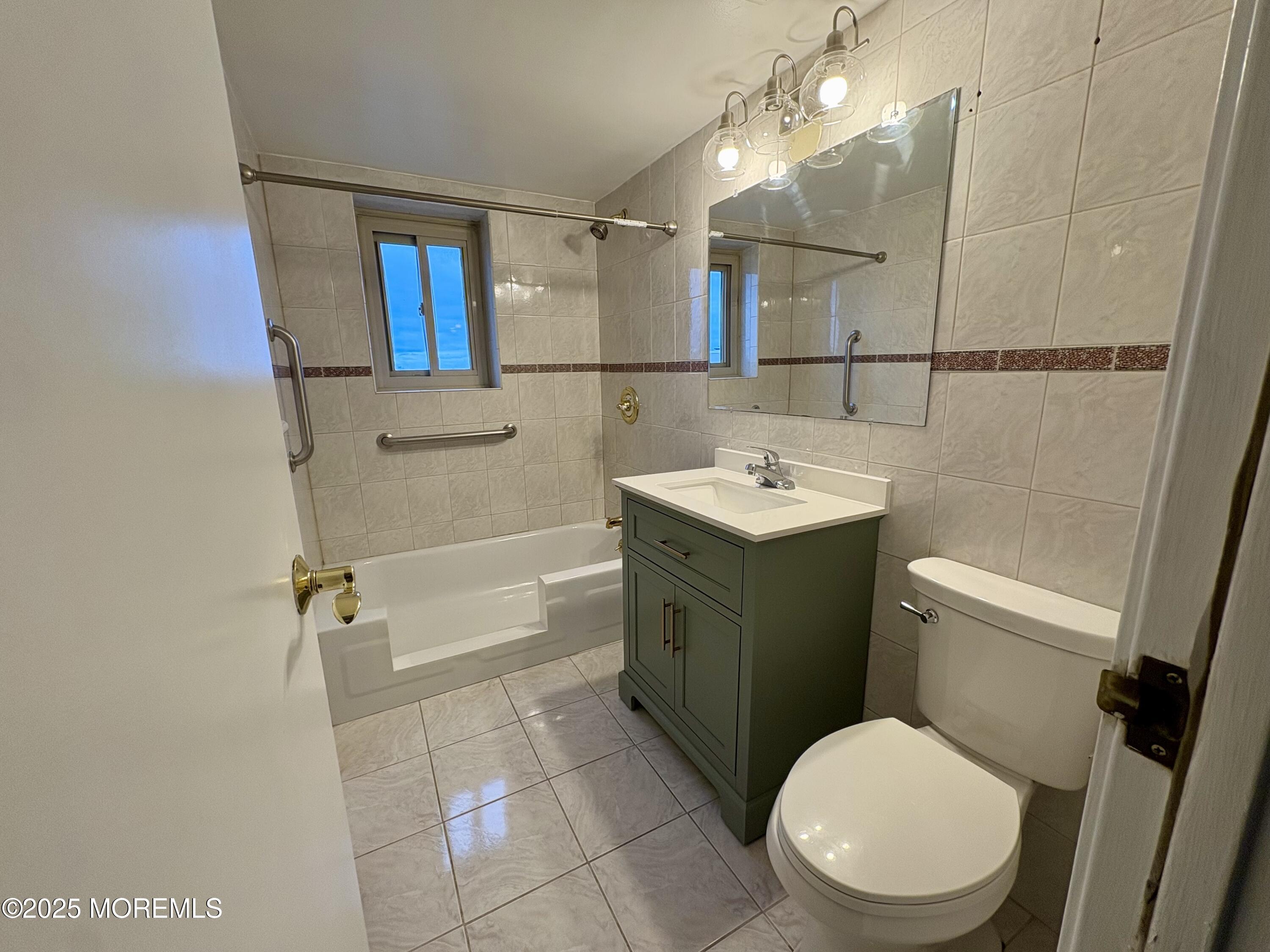 1000 River Road, Unit 5J Belmar, NJ 07719 - Photo 18 of 23 5jbath2