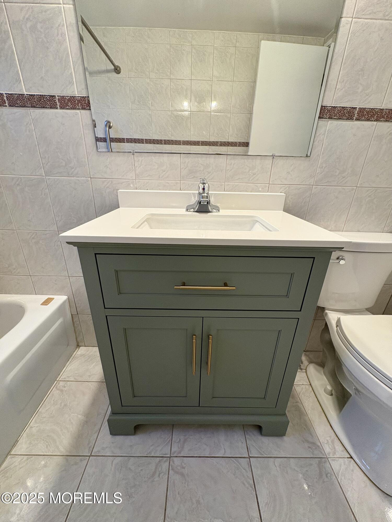 1000 River Road, Unit 5J Belmar, NJ 07719 - Photo 19 of 23 5J bath