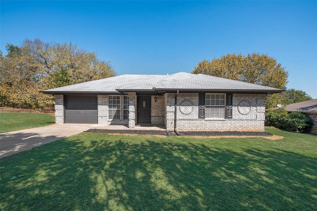 206 East Maple Street Keene, TX 76059 - Photo 4 of 22