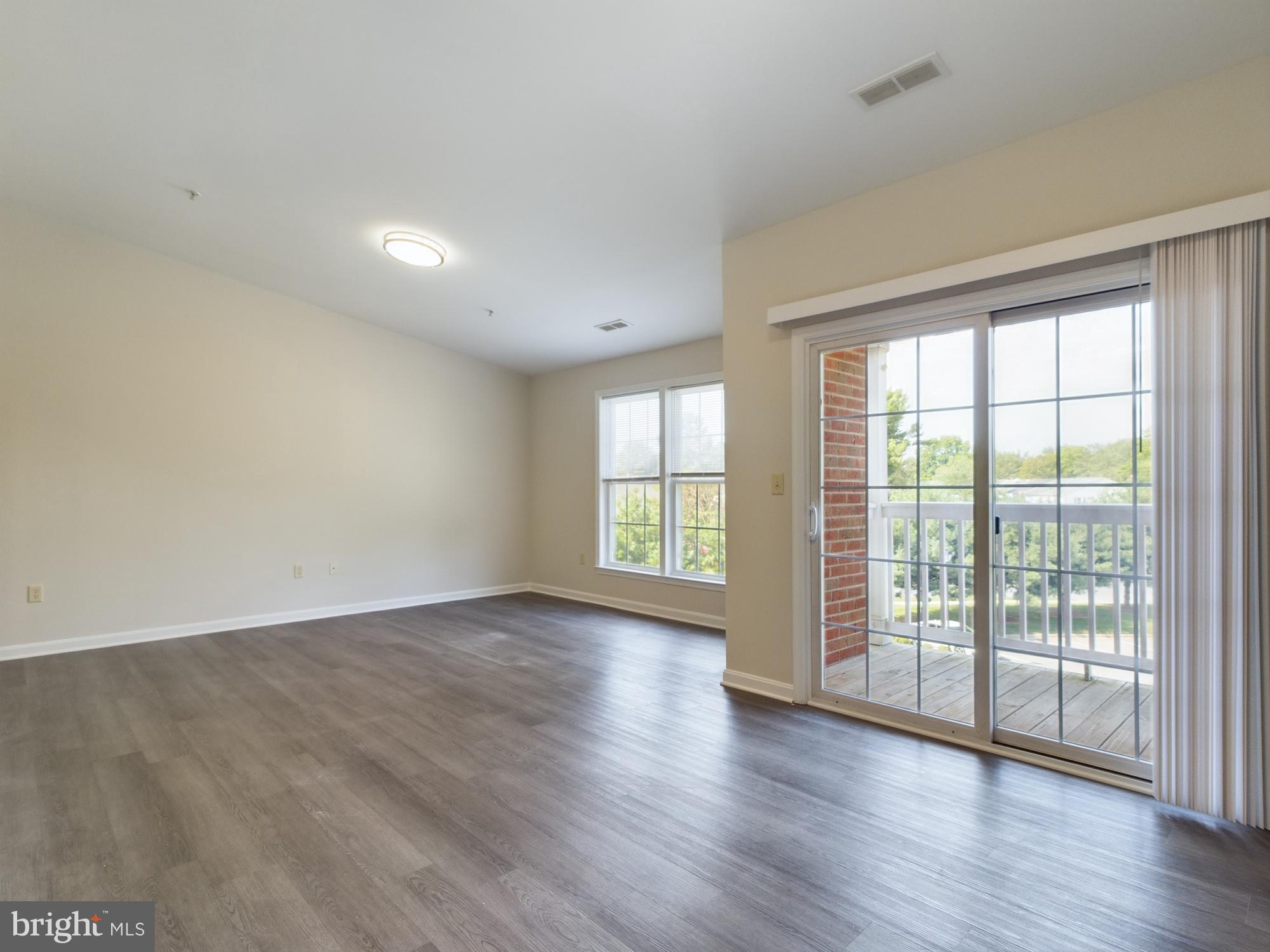 302 Baughmans Lane, Unit M Frederick, MD 21702 - Photo 8 of 39