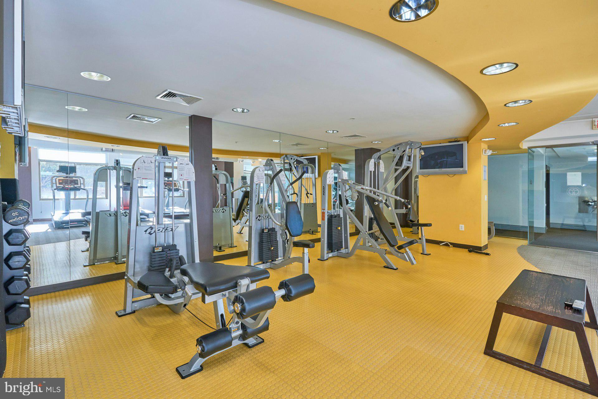 3650 South Glebe Road, Unit 652 Arlington, VA 22202 - Photo 33 of 54 a view of a room with gym equipment