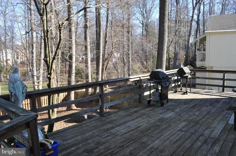 9328 Raintree Road Burke, VA 22015 - Photo 4 of 13 Deck