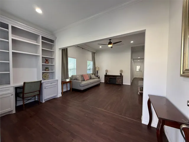 $2,700 | 1717 Weber Street, Houston, TX 77007