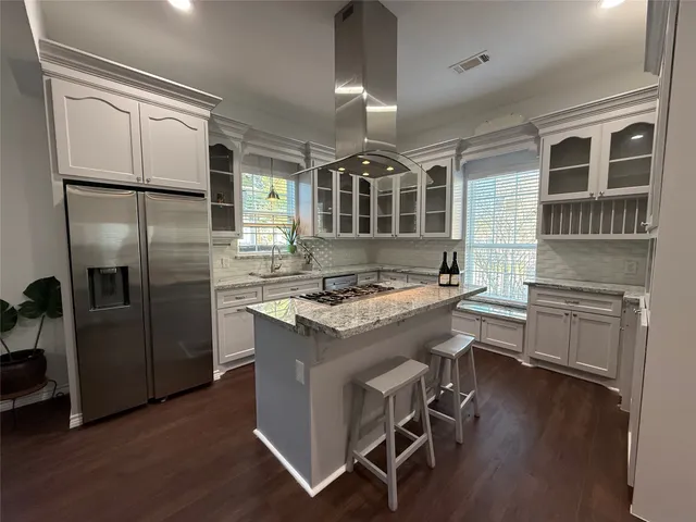 $2,700 | 1717 Weber Street, Houston, TX 77007