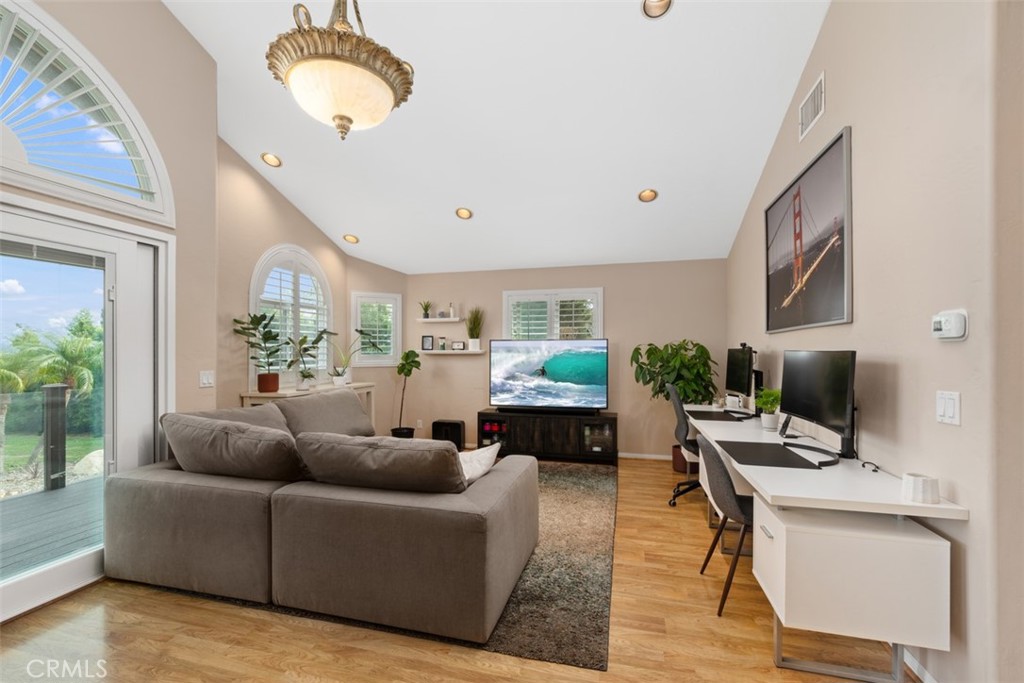 3950 Concordia Lane Fallbrook, CA 92028 - Photo 33 of 51 Guest House Living Room