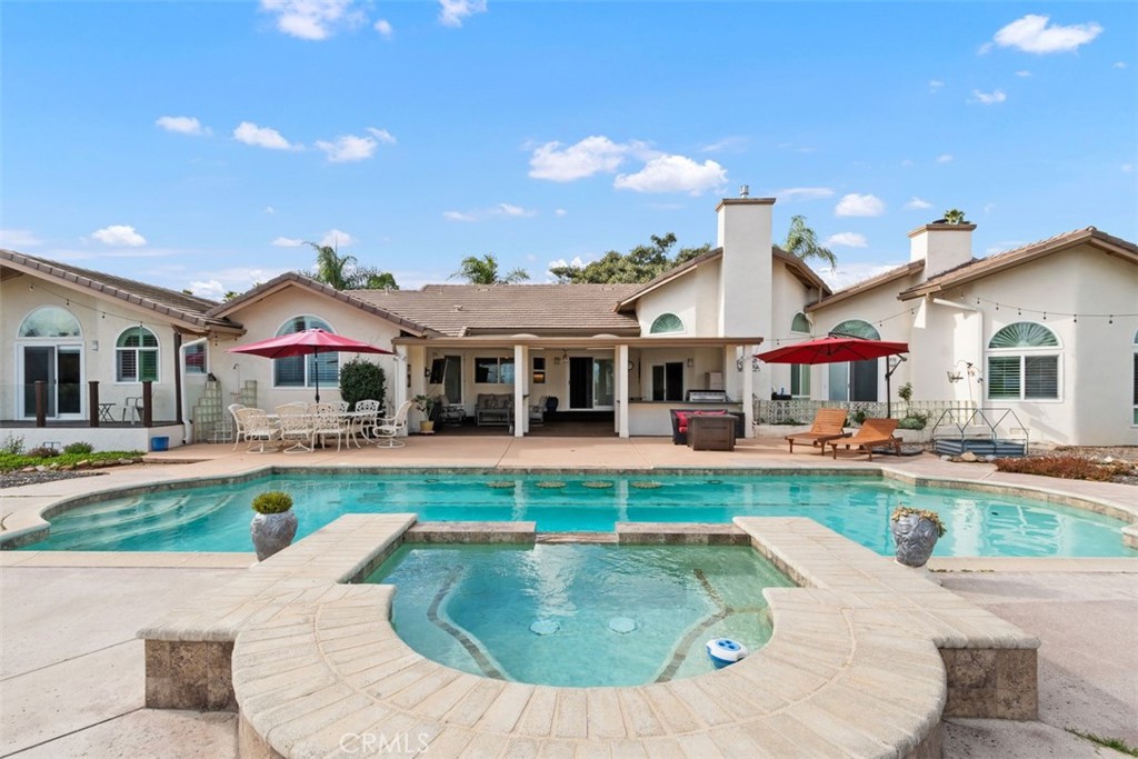 3950 Concordia Lane Fallbrook, CA 92028 - Photo 40 of 51 front view of house with a yard