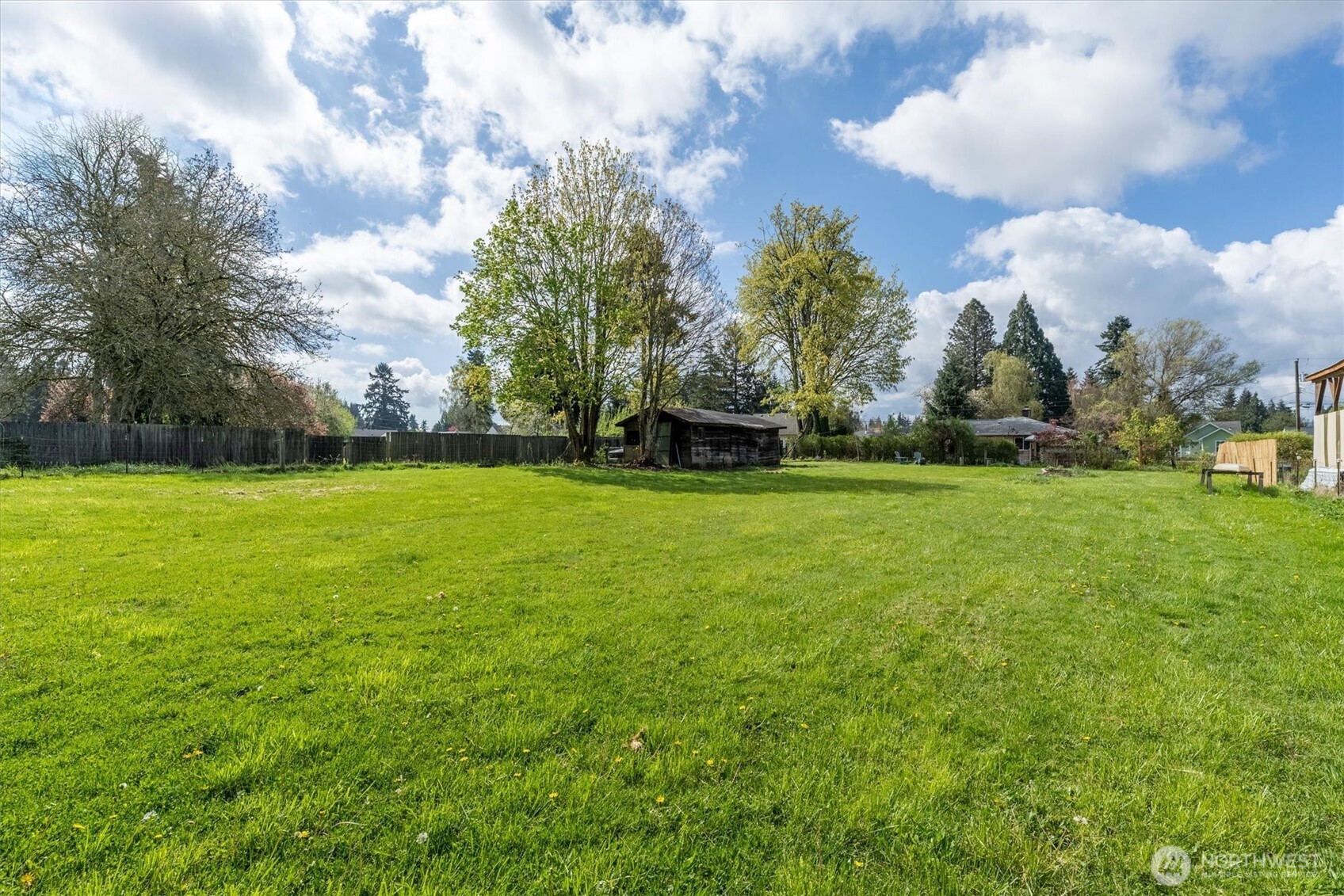 3302 Pine Street Longview, WA 98632 - Photo 27 of 39 a view of a volley ball court