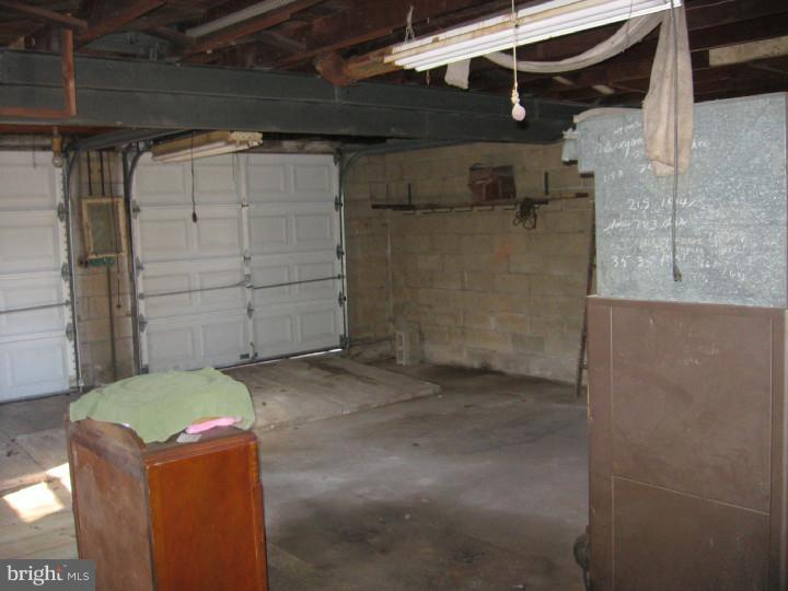 205 Upland Road Brookhaven, PA 19015 - Photo 23 of 25 Garage