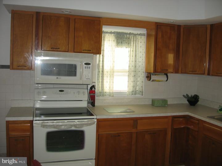 205 Upland Road Brookhaven, PA 19015 - Photo 8 of 25 Kitchen