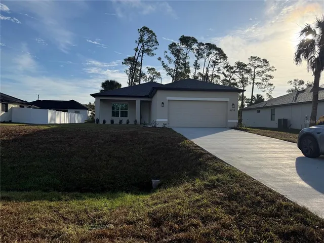 $2,100 | 4298 North Salford Boulevard, North Port, FL 34286