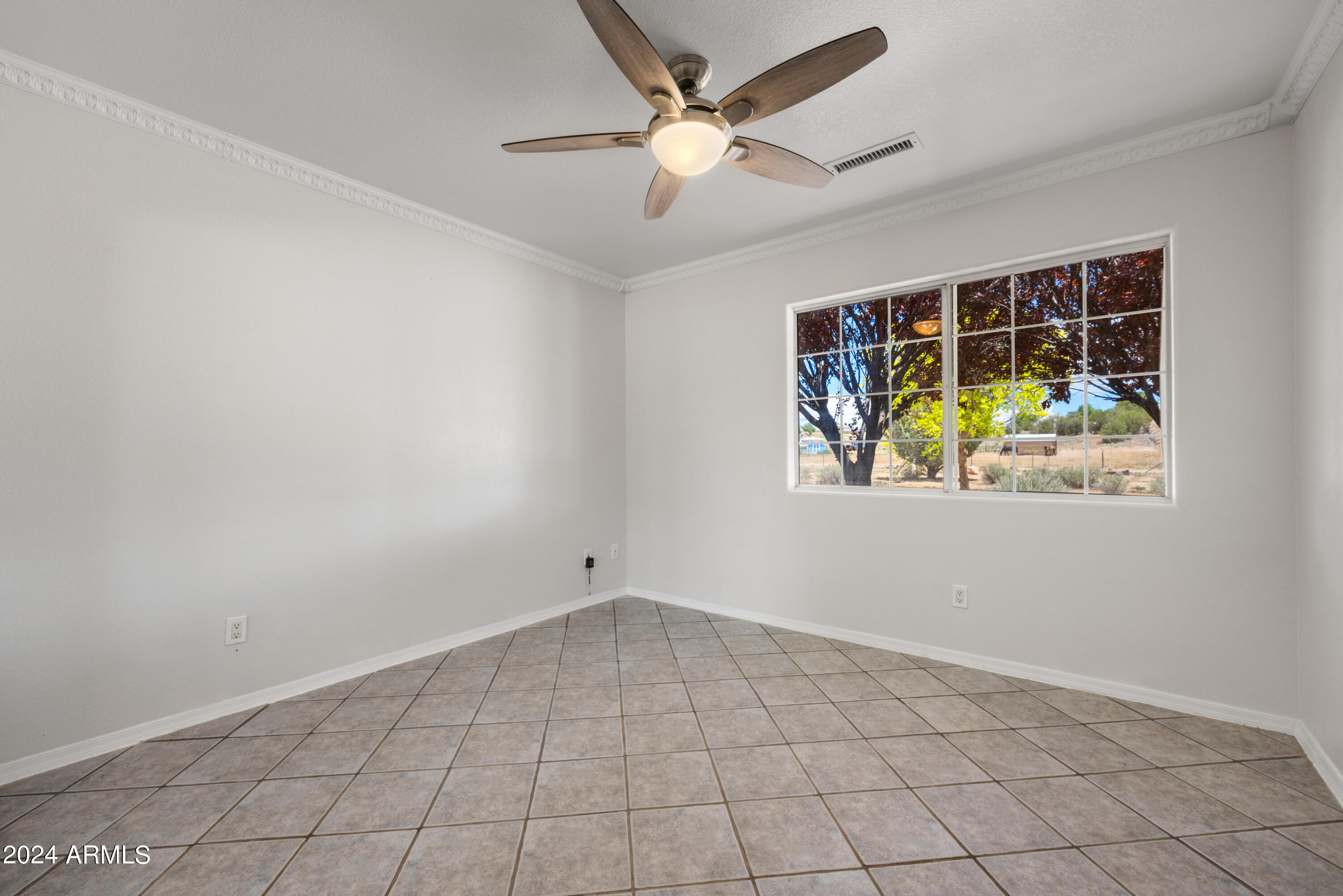 24600 Prairie Way Paulden, AZ 86334 - Photo 8 of 23 08-Bedroo