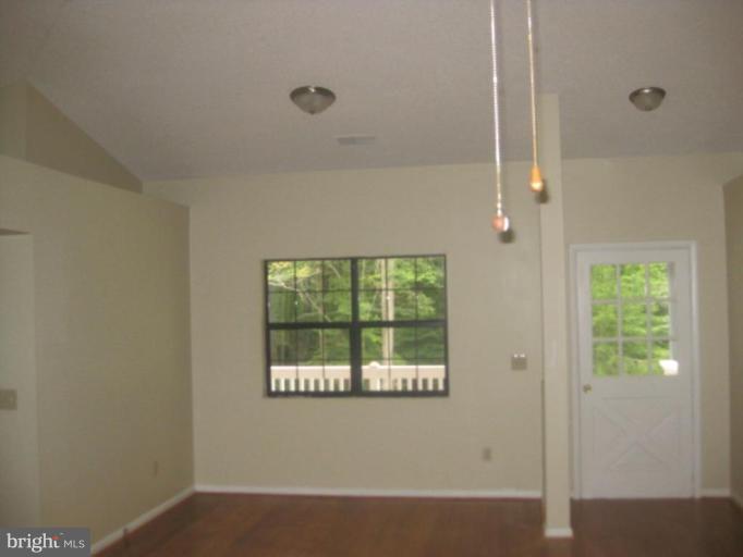 261 Quarry Road Stafford, VA 22554 - Photo 13 of 22 Oversized Living Room