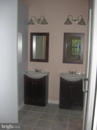 261 Quarry Road Stafford, VA 22554 - Photo 16 of 22 Master Bath with huge walk-in closet