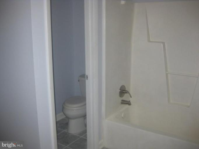 261 Quarry Road Stafford, VA 22554 - Photo 20 of 22 Mater bathroom