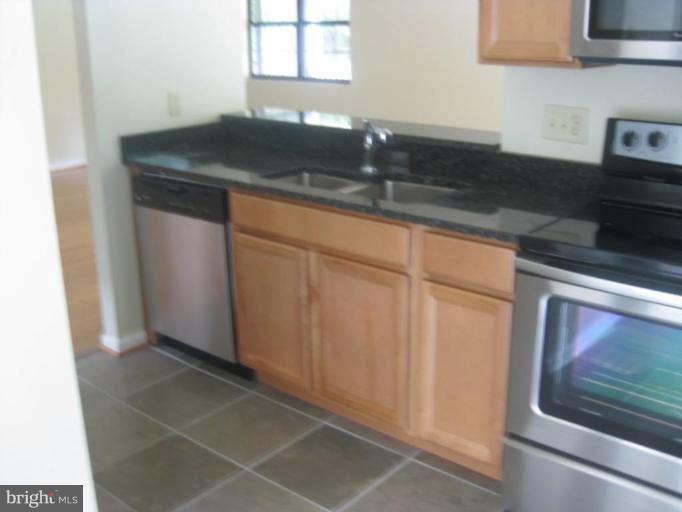 261 Quarry Road Stafford, VA 22554 - Photo 7 of 22 Kitchen