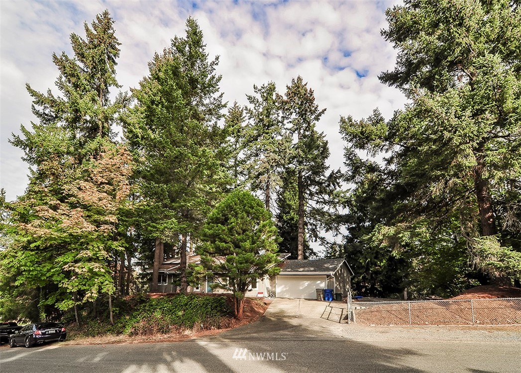 12408 Southeast 98th Street Renton, WA 98056 - Photo 2 of 25