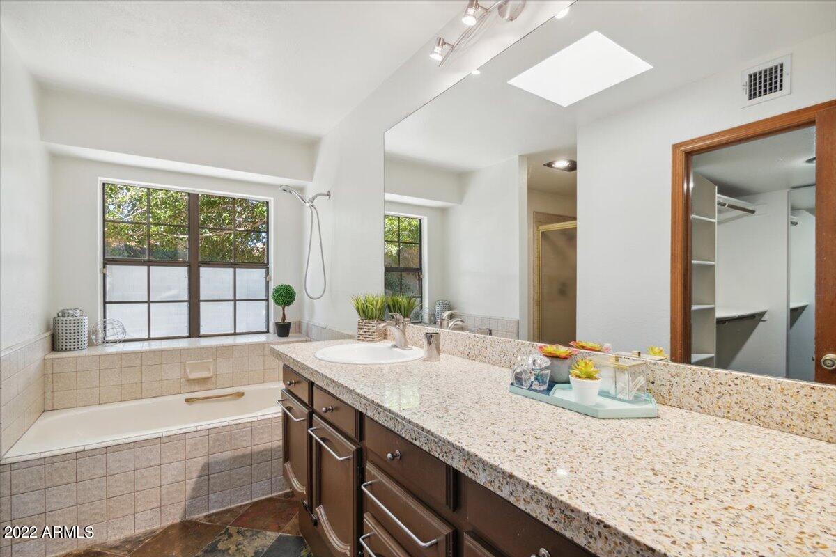 1986 East Carver Road Tempe, AZ 85284 - Photo 8 of 15 Beautiful Owner's Bathroom