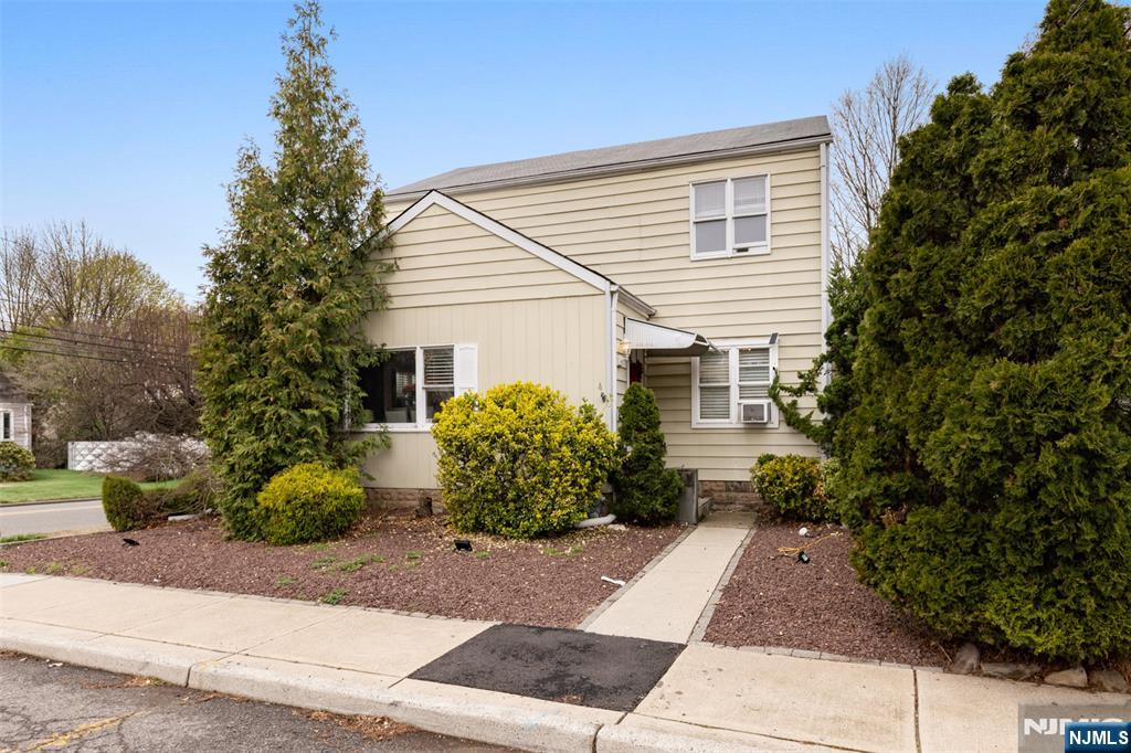 4 Patton Place Dumont, NJ 07628 - Photo 29 of 48
