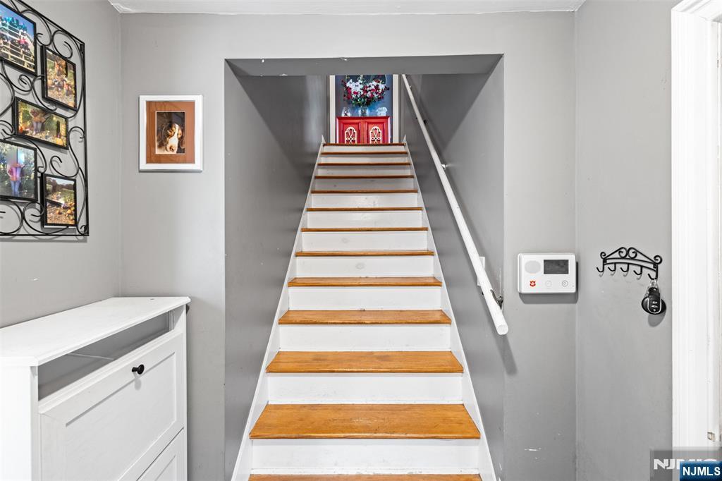 4 Patton Place Dumont, NJ 07628 - Photo 3 of 48