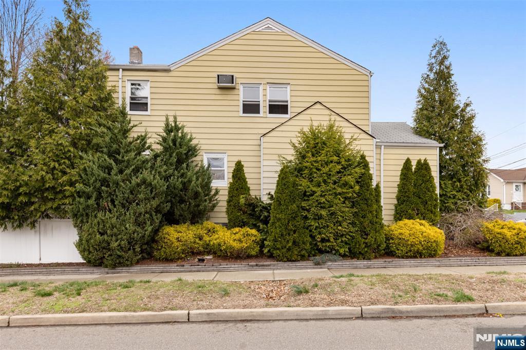 4 Patton Place Dumont, NJ 07628 - Photo 34 of 48