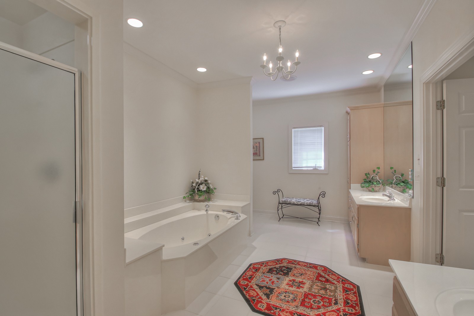521 Robards Circle Old Hickory, TN 37138 - Photo 38 of 50 a spacious bathroom with a bathtub and a sink