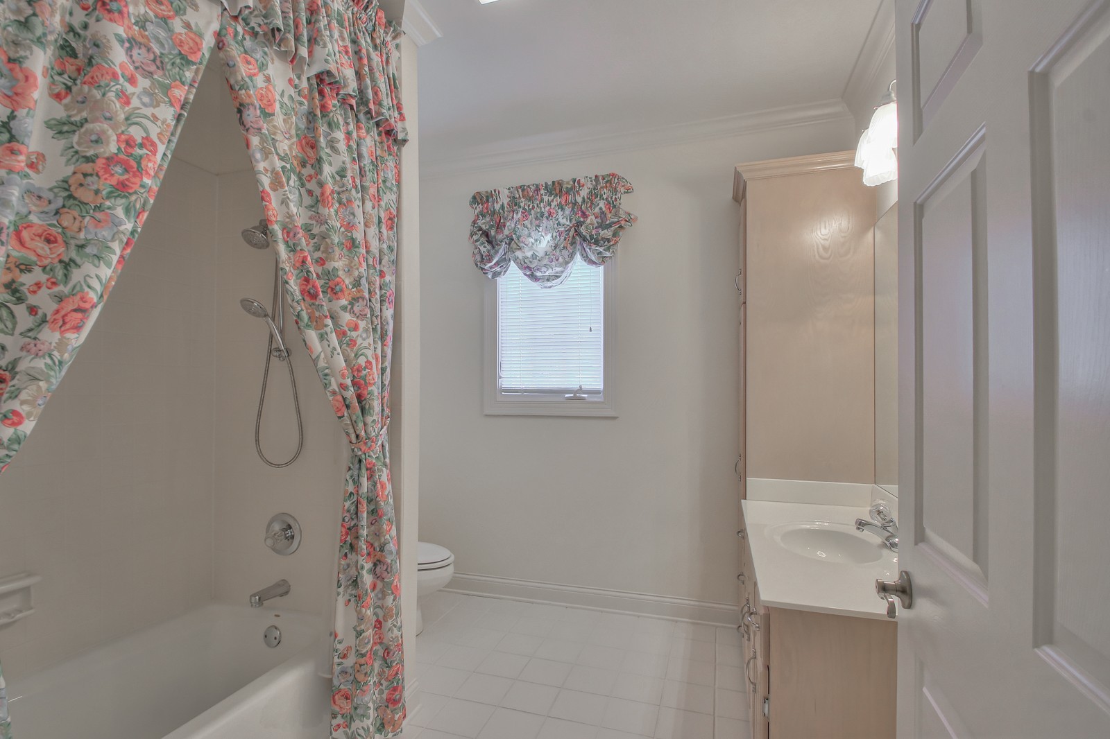 521 Robards Circle Old Hickory, TN 37138 - Photo 47 of 50 a bathroom with a shower