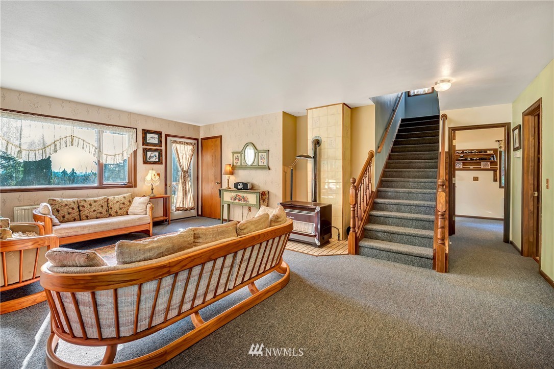 9375 Valley View Road Blaine, WA 98230 - Photo 4 of 25
