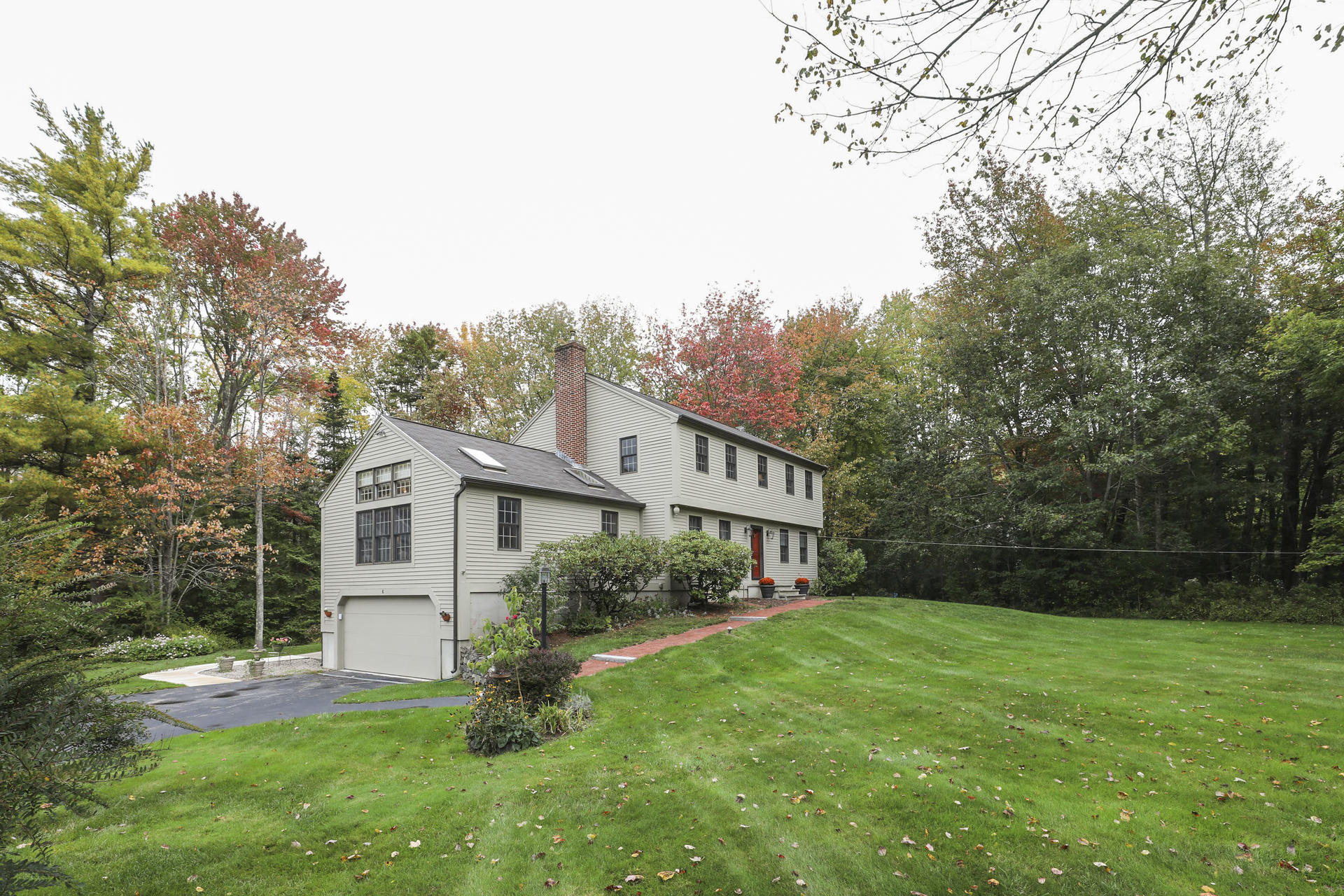 002-photo-front-view-7626188