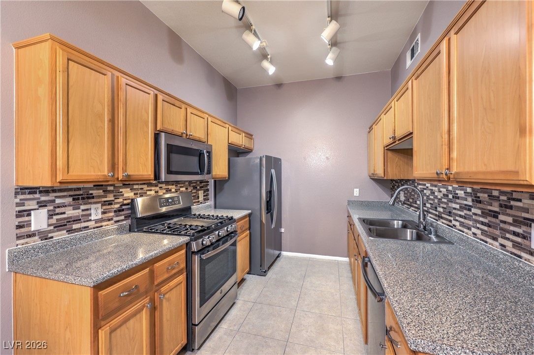 2305 West Horizon Ridge Parkway, Unit 1512 Henderson, NV 89052 - Photo 13 of 35