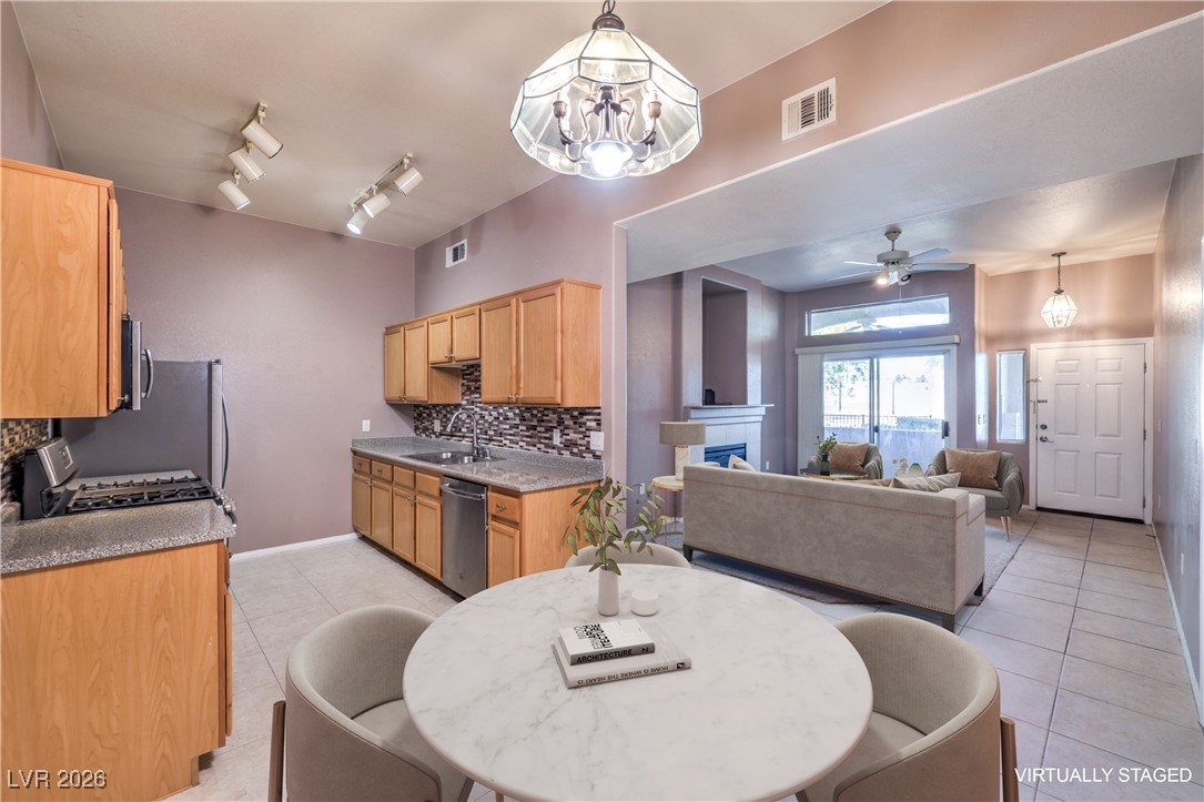 2305 West Horizon Ridge Parkway, Unit 1512 Henderson, NV 89052 - Photo 9 of 35