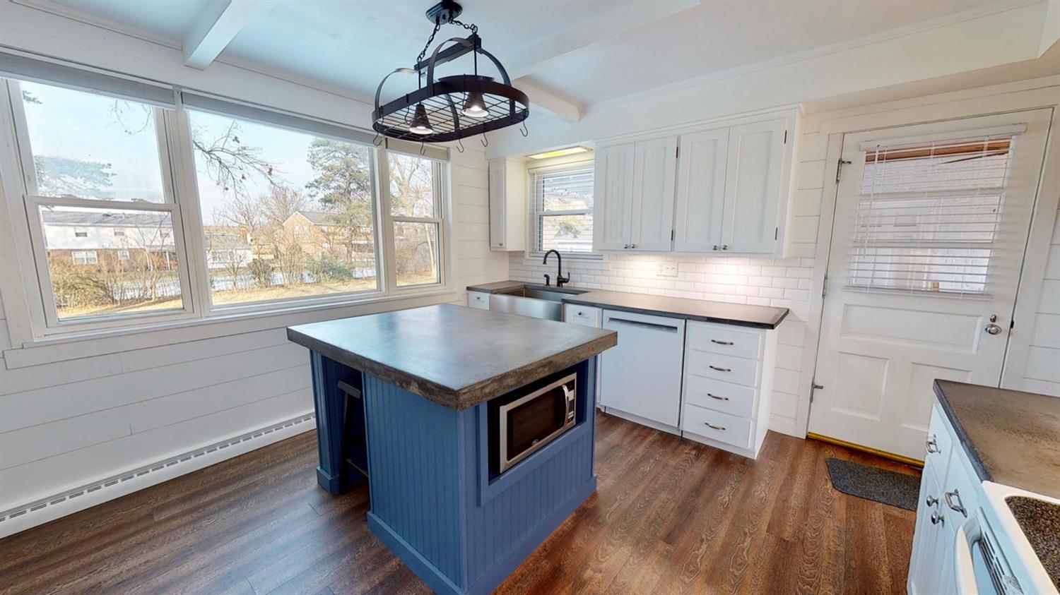 1028 West Galbraith Road Cincinnati, OH 45231 - Photo 15 of 36 Gallery Image 15