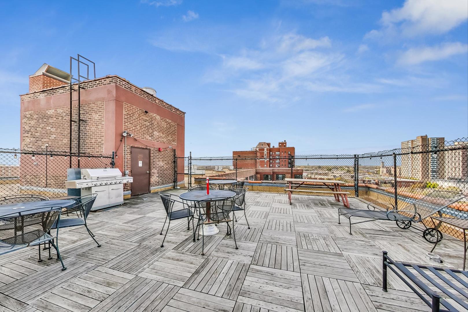 700 West Bittersweet Place, Unit 807 Chicago, IL 60613 - Photo 15 of 24 Gallery Image 15