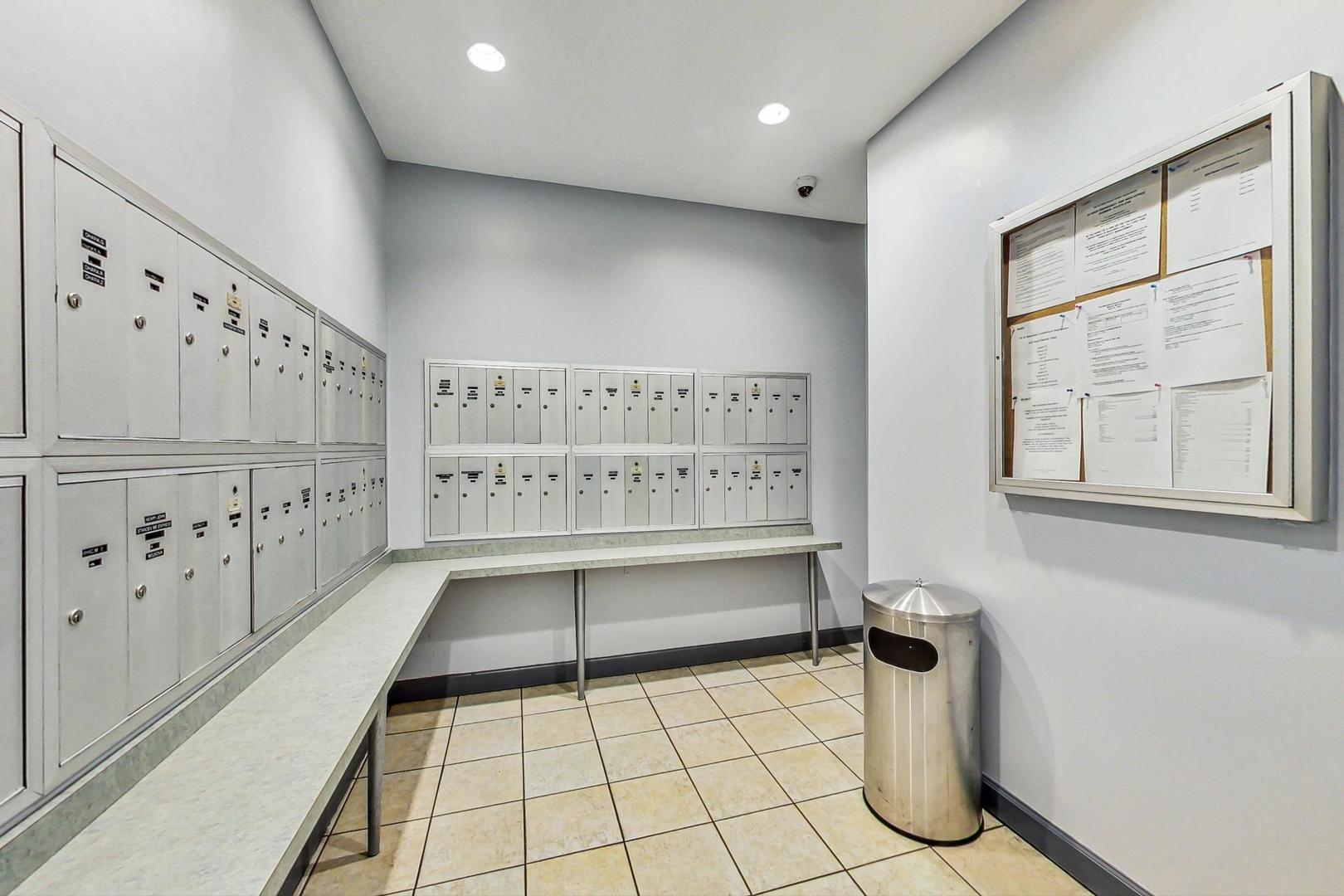 700 West Bittersweet Place, Unit 807 Chicago, IL 60613 - Photo 18 of 24 Gallery Image 18