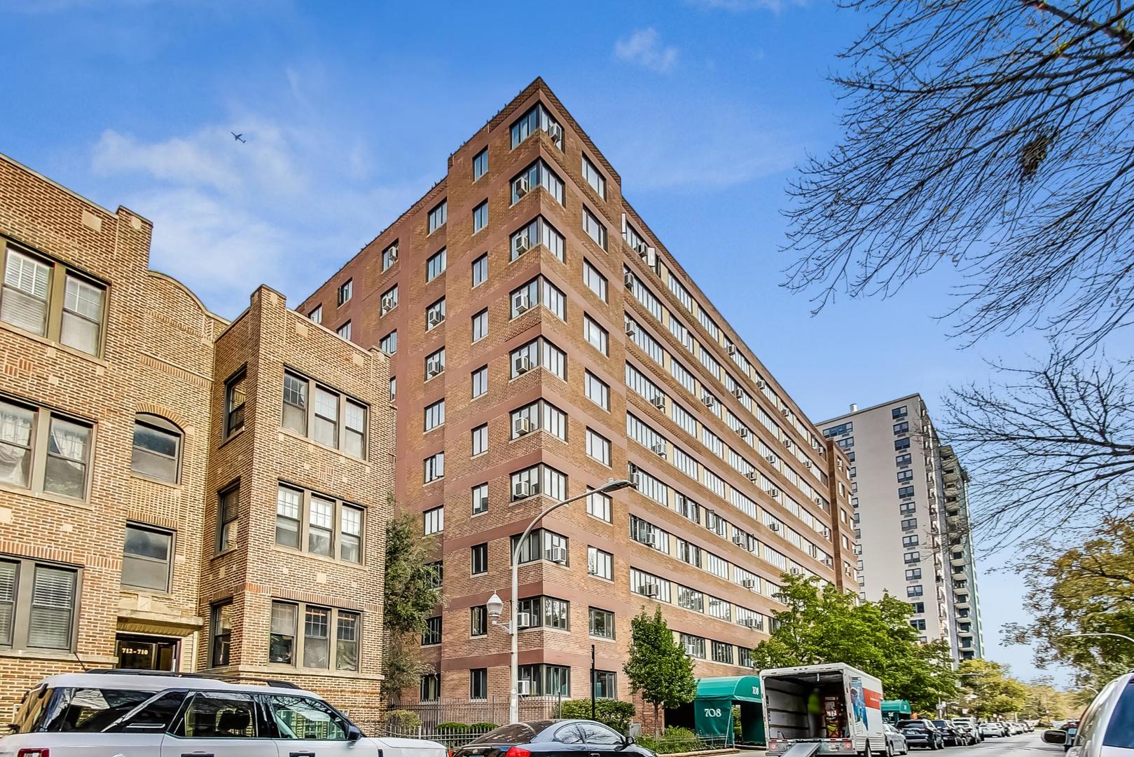 700 West Bittersweet Place, Unit 807 Chicago, IL 60613 - Photo 22 of 24 Gallery Image 22