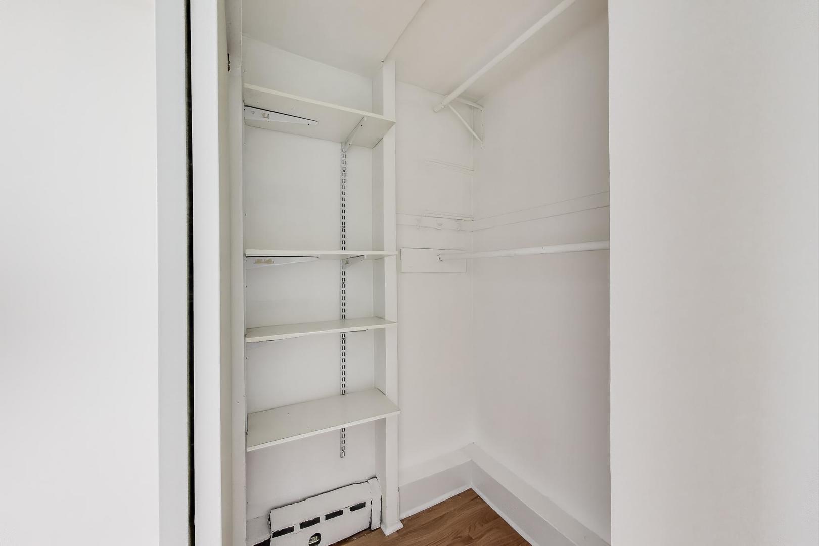 700 West Bittersweet Place, Unit 807 Chicago, IL 60613 - Photo 10 of 24 Gallery Image 10