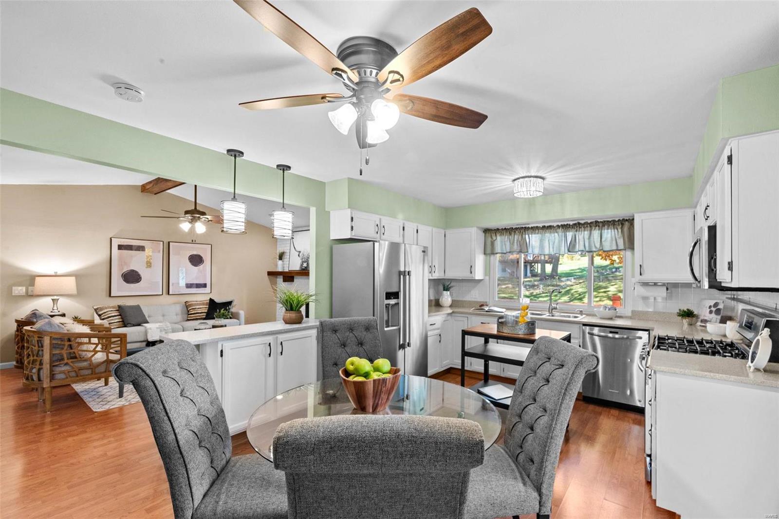 801 Green Ridge Lane St. Peters, MO 63376 - Photo 3 of 18