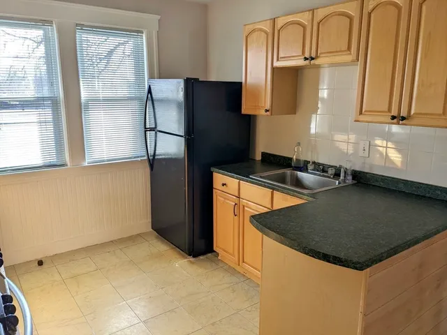 $2,200 | 18 Coombs Road, Unit 2, Worcester, MA 01602