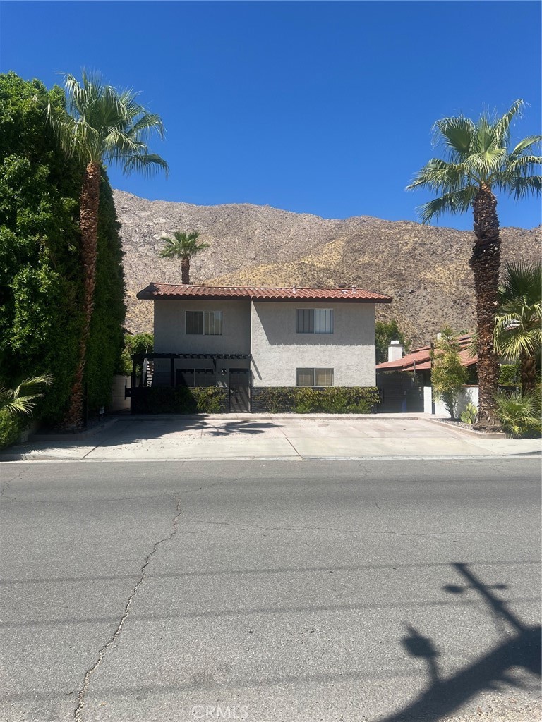 225 South Cahuilla Road Palm Springs, CA 92262 - Photo 2 of 33