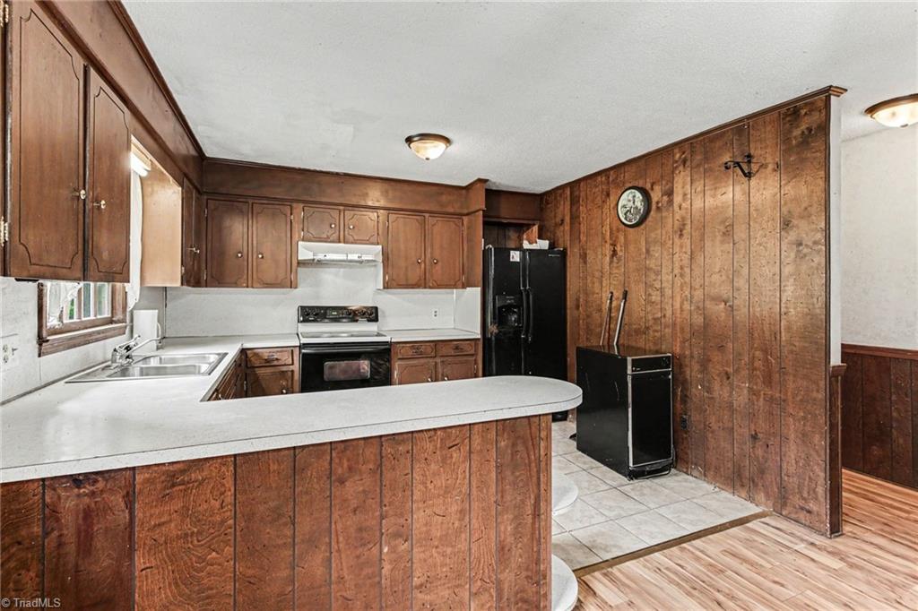1040 Beechwood Road King, NC 27021 - Photo 4 of 27