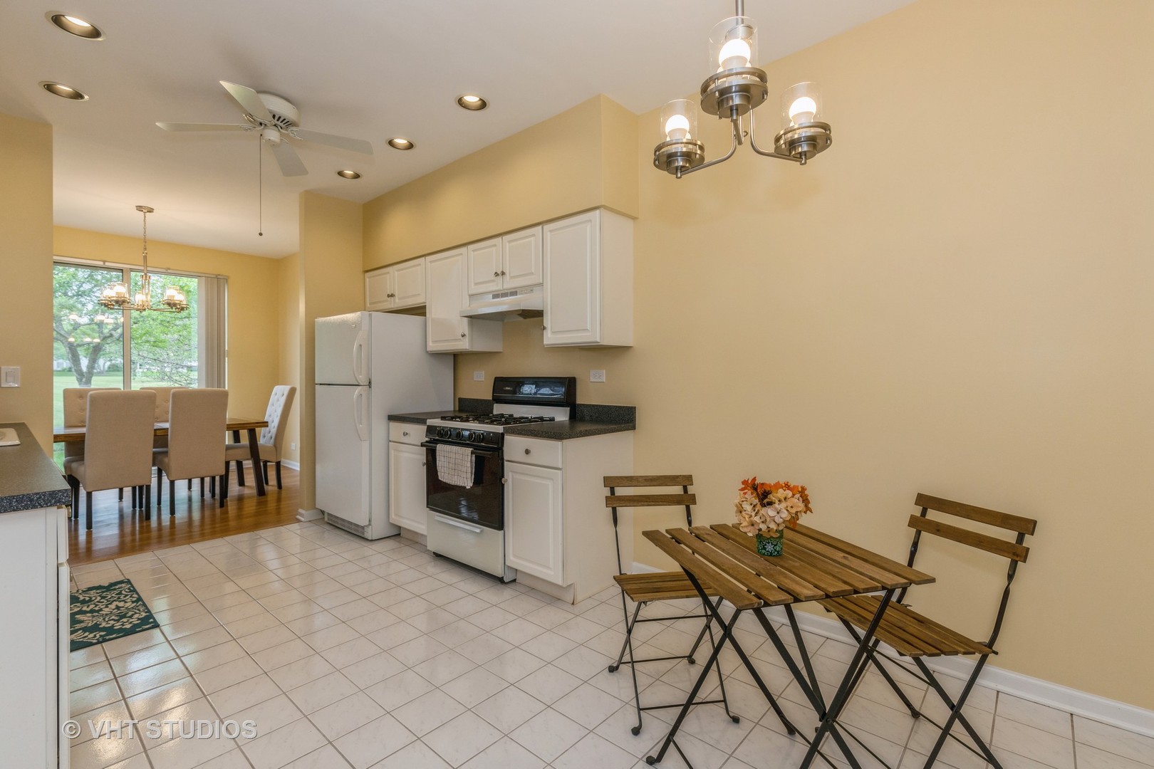 17773 Braewick Road Gurnee, IL 60031 - Photo 3 of 16