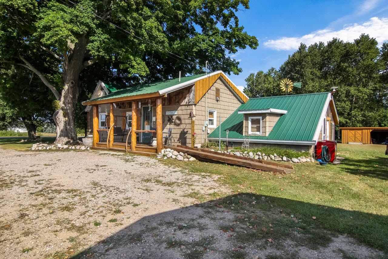 2563 Carpenter Road Bellaire, MI 49615 - Photo 3 of 29 1904611-2.JPG