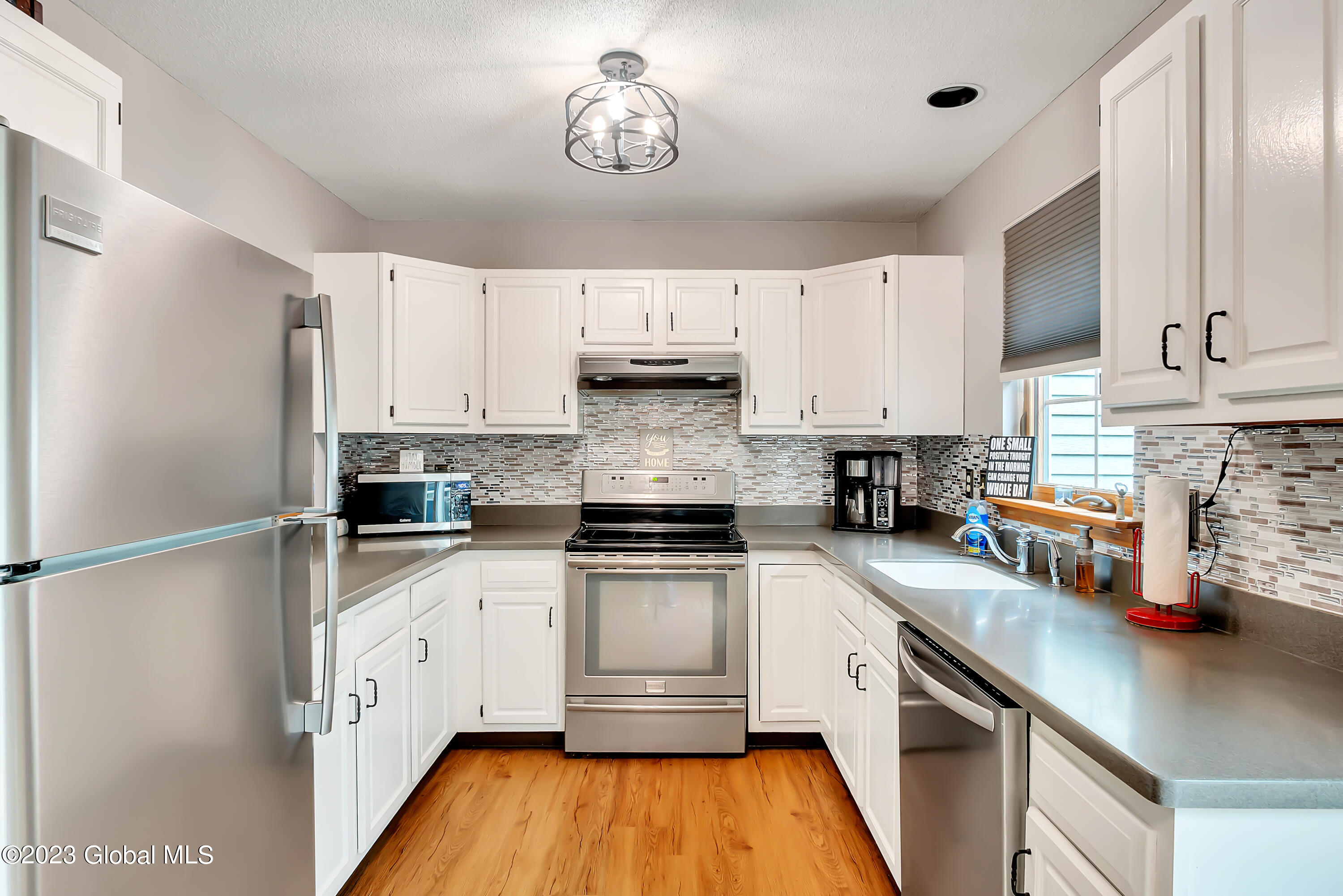 25 Stratton Circle Troy, NY 12182 - Photo 14 of 35 P1290275