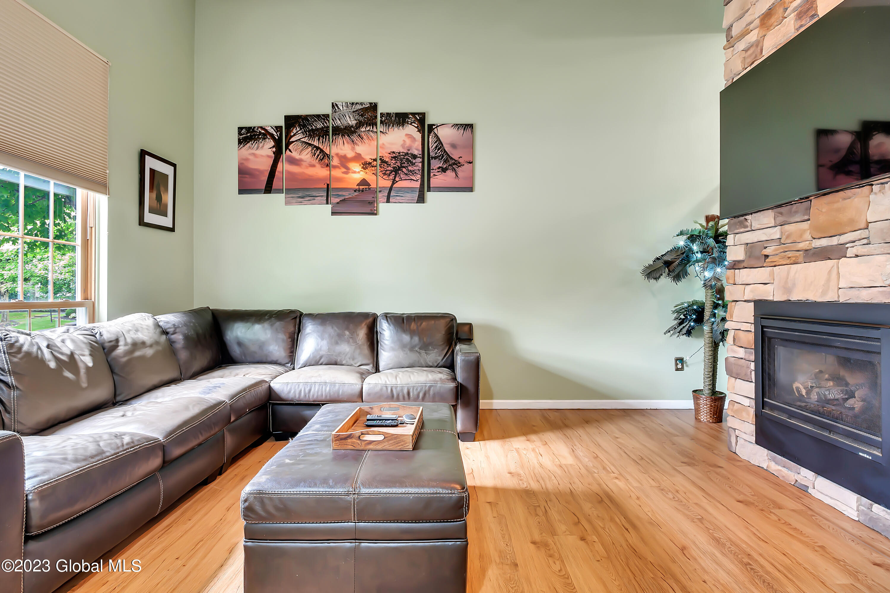 25 Stratton Circle Troy, NY 12182 - Photo 2 of 35 P1290175