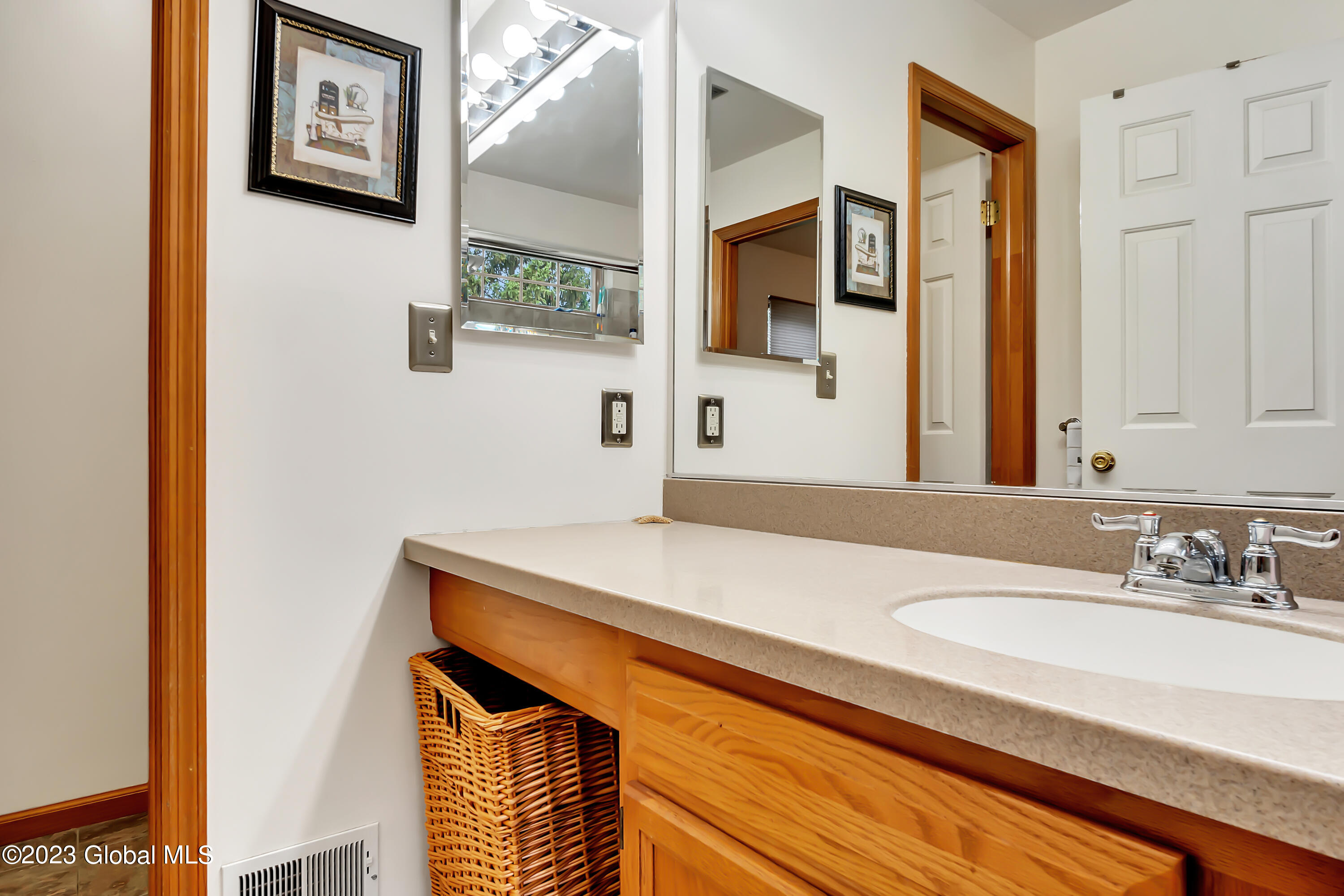 25 Stratton Circle Troy, NY 12182 - Photo 30 of 35 P1290372